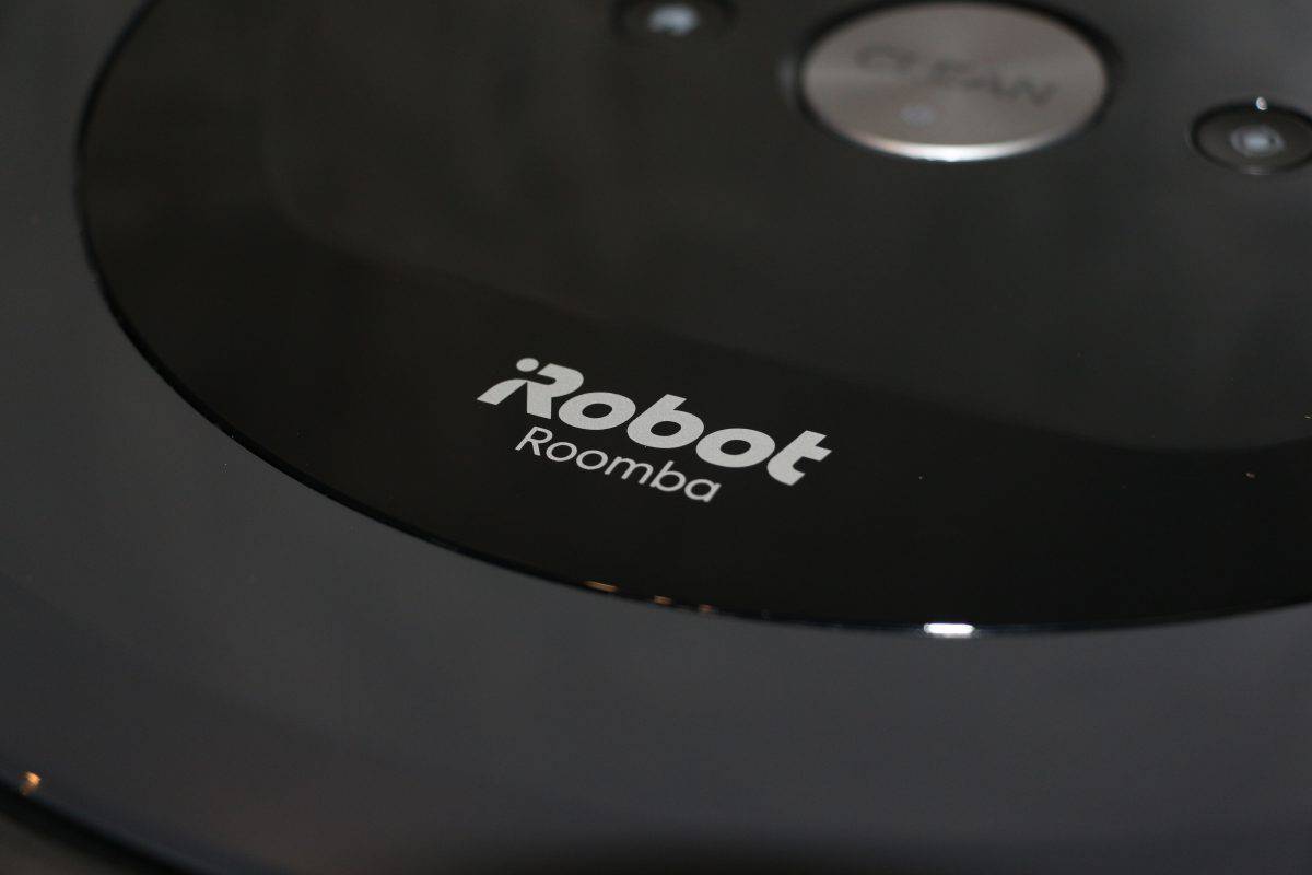 หุ่นยนต์ดูดฝุ่น irobot roomba e5 รีวิว