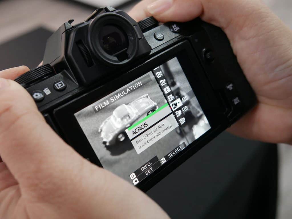 รีวิว FUJIFILM  X-S10 กล้อง Mirrorless ภาพสวยจบหลังกล้อง