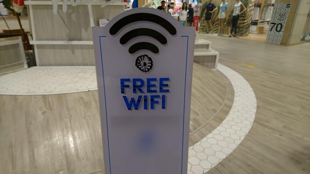 สิ่งที่ไม่ควรทำเมื่อใช้ Wi-Fi สาธารณะ